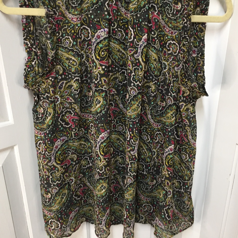 GAP Black & Green Paisley Top - Picture 4 of 16